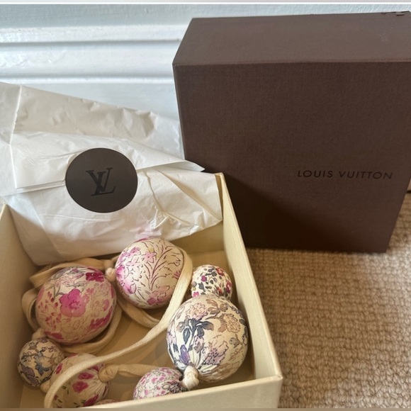 **** SOLD*** Louis Vuitton Spring 2007 Runway Necklace - Picture 2 of 9